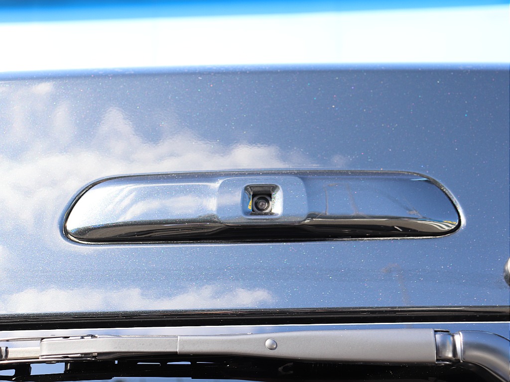 ハイエースの事なら専門店のフレックス福岡店へ！　現金を減らしにくいローン購入や、経費が使える法人様にぴったりのリースなどハイエースライフを始めるお手伝いを致します！