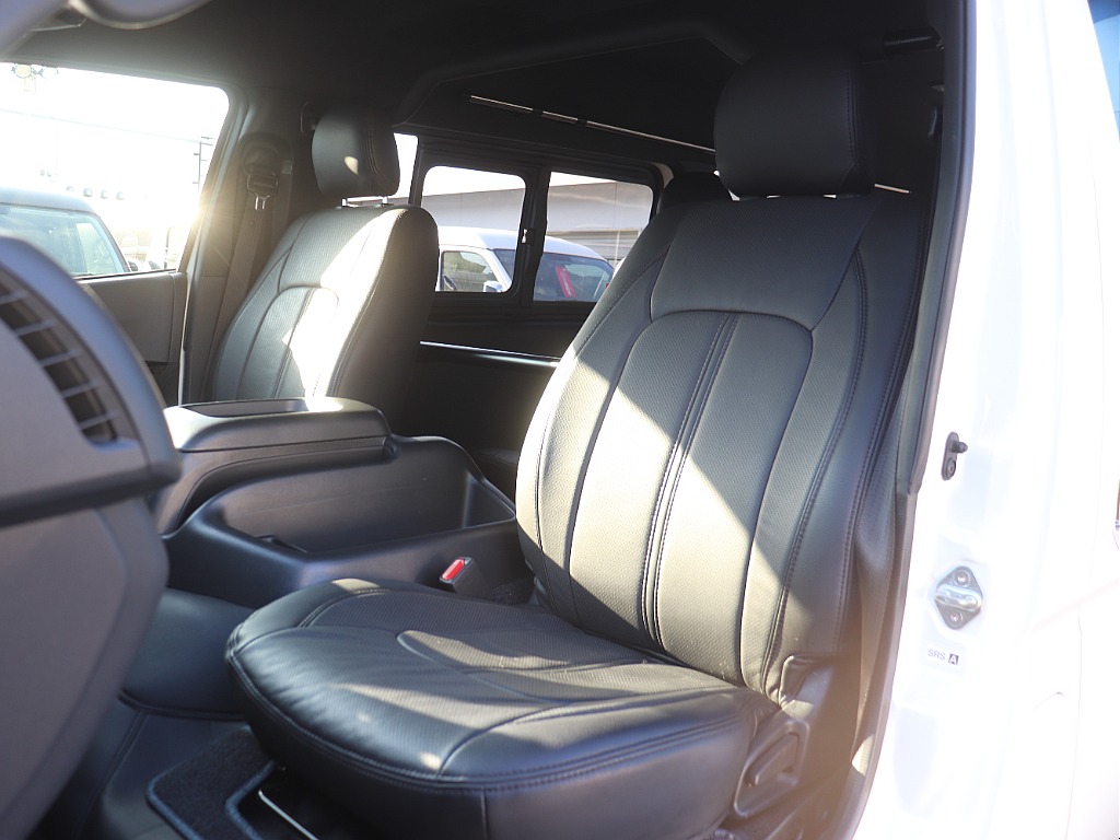 トヨタ ハイエースバン(18枚目)