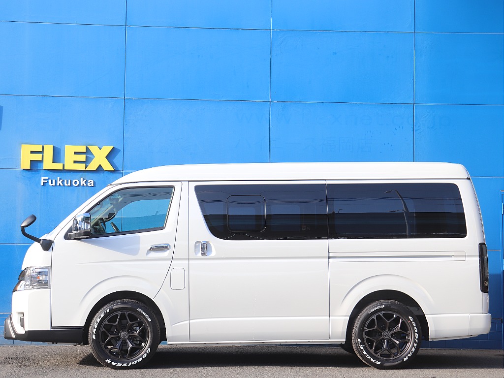 トヨタ ハイエースバン(3枚目)