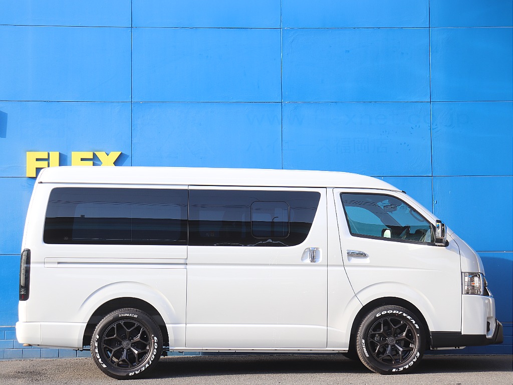 トヨタ ハイエースバン(5枚目)