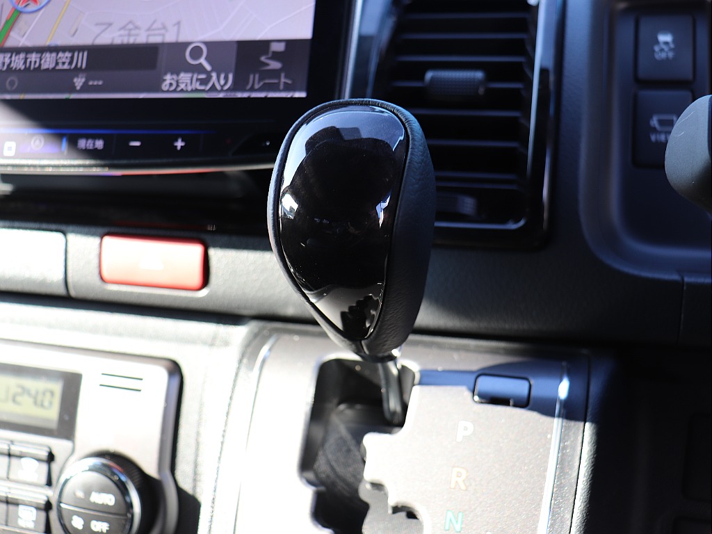 ハイエースの事なら専門店のフレックス福岡店へ！　現金を減らしにくいローン購入や、経費が使える法人様にぴったりのリースなどハイエースライフを始めるお手伝いを致します！