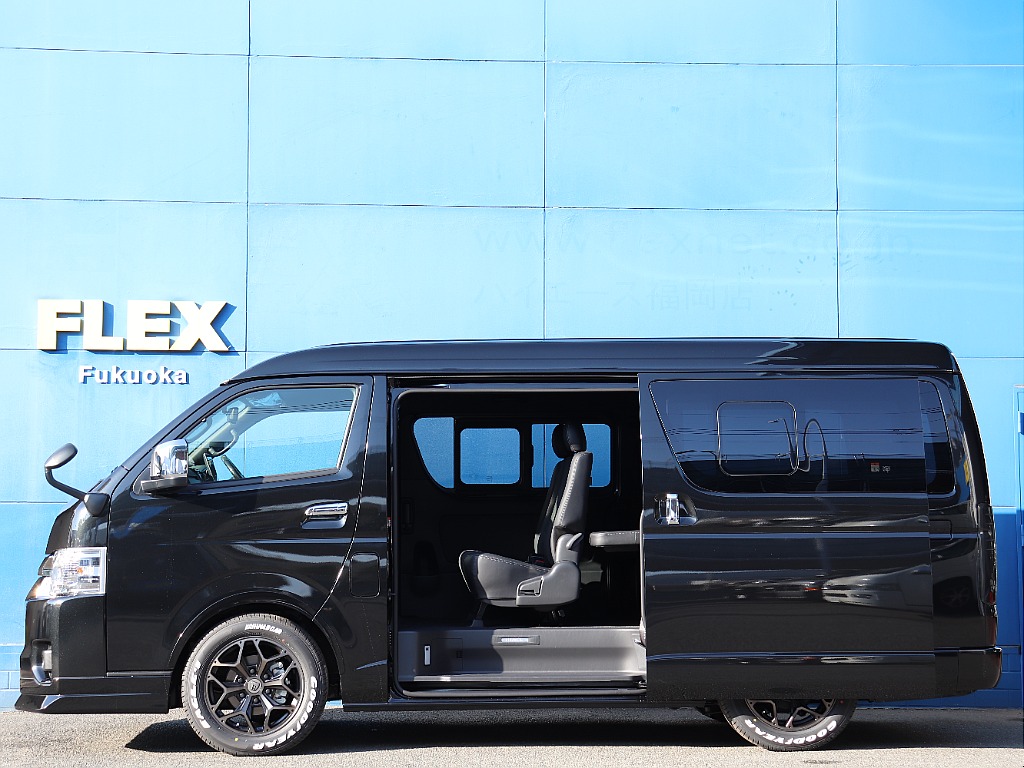 小窓完備で走行時も換気が可能です◎