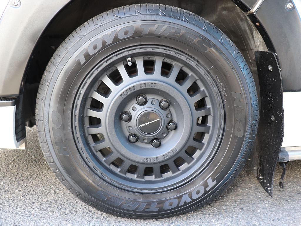 ハイエースの事なら専門店のフレックス福岡店へ！　現金を減らしにくいローン購入や、経費が使える法人様にぴったりのリースなどハイエースライフを始めるお手伝いを致します！