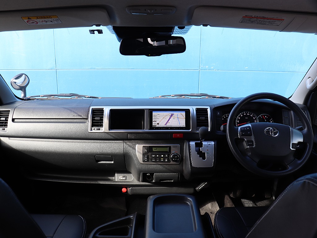 ハイエースの事なら専門店のフレックス福岡店へ！　現金を減らしにくいローン購入や、経費が使える法人様にぴったりのリースなどハイエースライフを始めるお手伝いを致します！