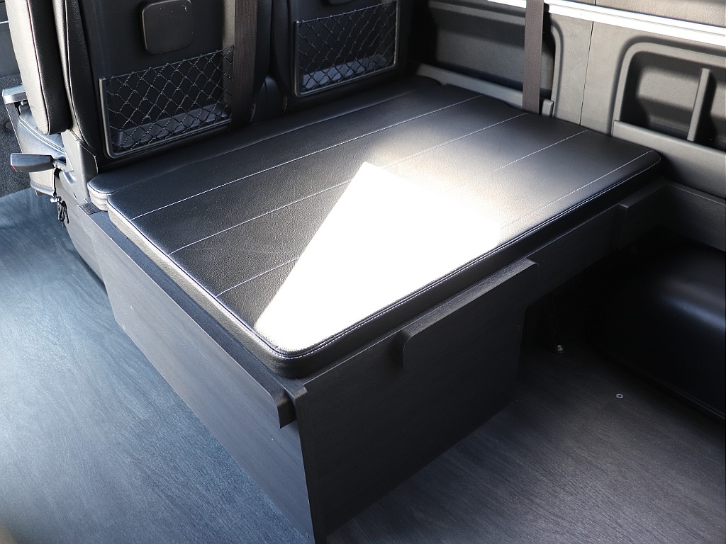 ハイエースの事なら専門店のフレックス福岡店へ！　現金を減らしにくいローン購入や、経費が使える法人様にぴったりのリースなどハイエースライフを始めるお手伝いを致します！