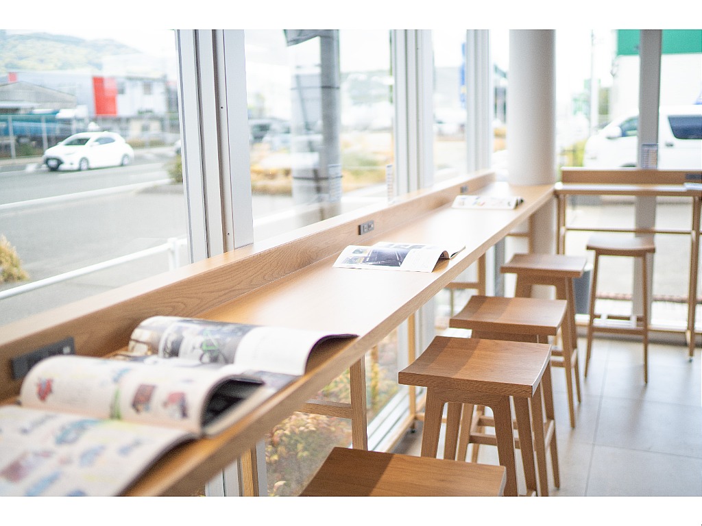 ハイエースの事なら専門店のフレックス福岡店へ！　現金を減らしにくいローン購入や、経費が使える法人様にぴったりのリースなどハイエースライフを始めるお手伝いを致します！