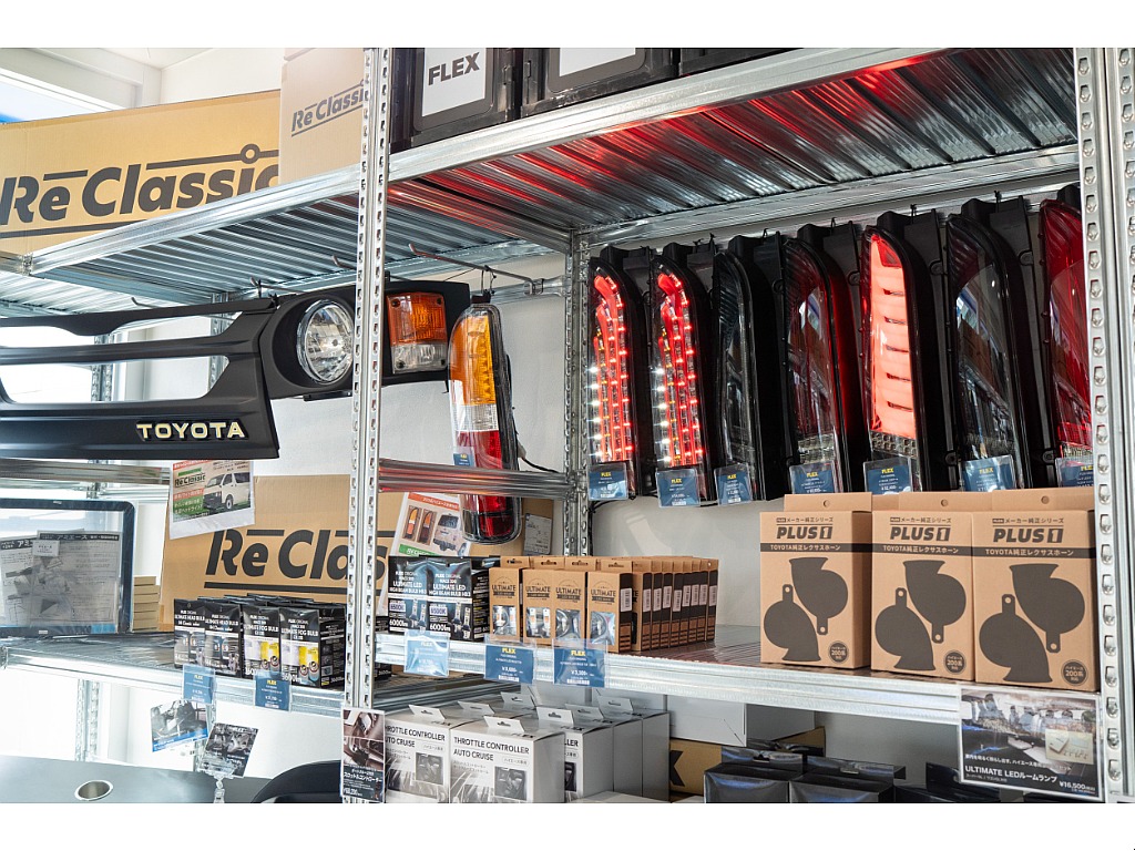 ハイエースの事なら専門店のフレックス福岡店へ！　現金を減らしにくいローン購入や、経費が使える法人様にぴったりのリースなどハイエースライフを始めるお手伝いを致します！