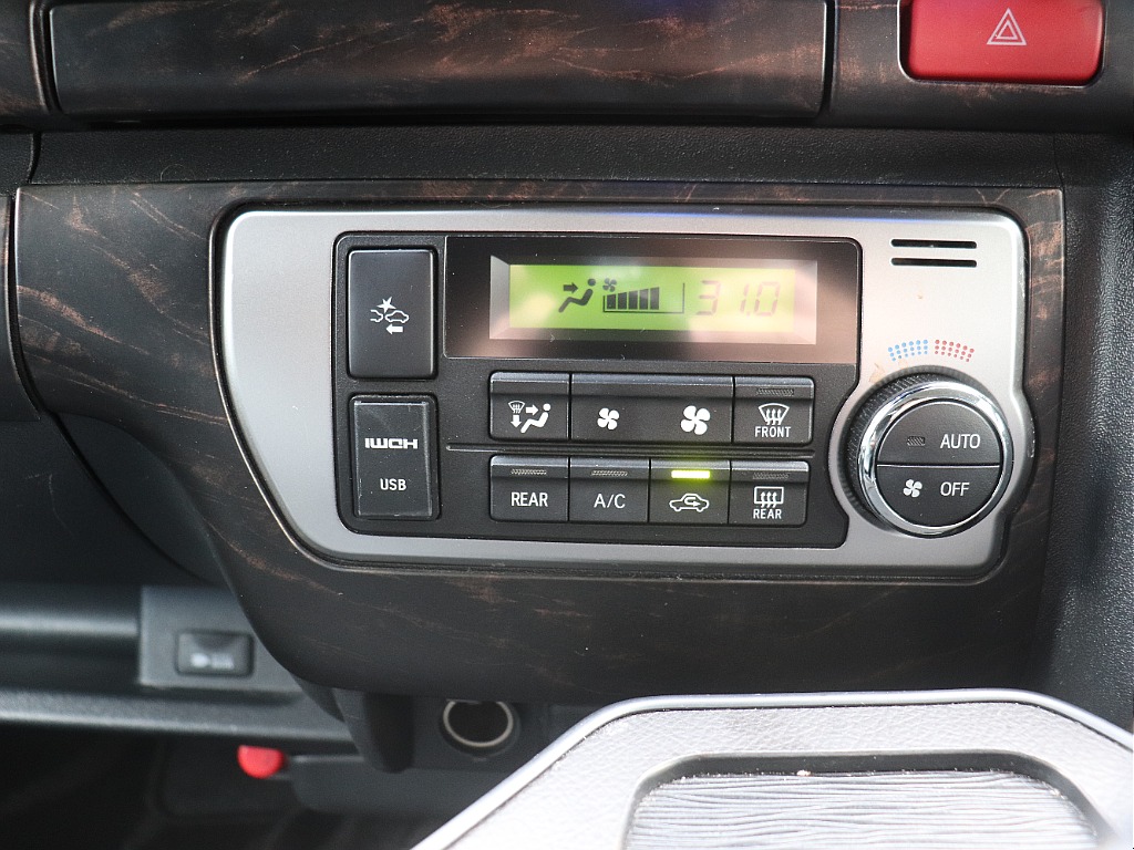 トヨタ ハイエース(44枚目)