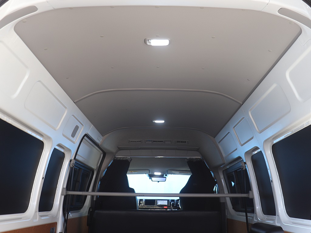 ハイエースの事なら専門店のフレックス福岡店へ！　現金を減らしにくいローン購入や、経費が使える法人様にぴったりのリースなどハイエースライフを始めるお手伝いをいたします！