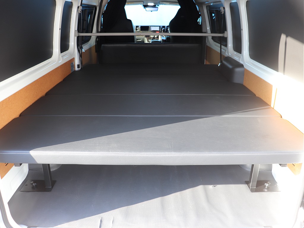 ハイエースの事なら専門店のフレックス福岡店へ！　現金を減らしにくいローン購入や、経費が使える法人様にぴったりのリースなどハイエースライフを始めるお手伝いをいたします！