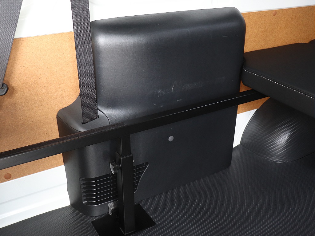 ハイエースの事なら専門店のフレックス福岡店へ！　現金を減らしにくいローン購入や、経費が使える法人様にぴったりのリースなどハイエースライフを始めるお手伝いをいたします！