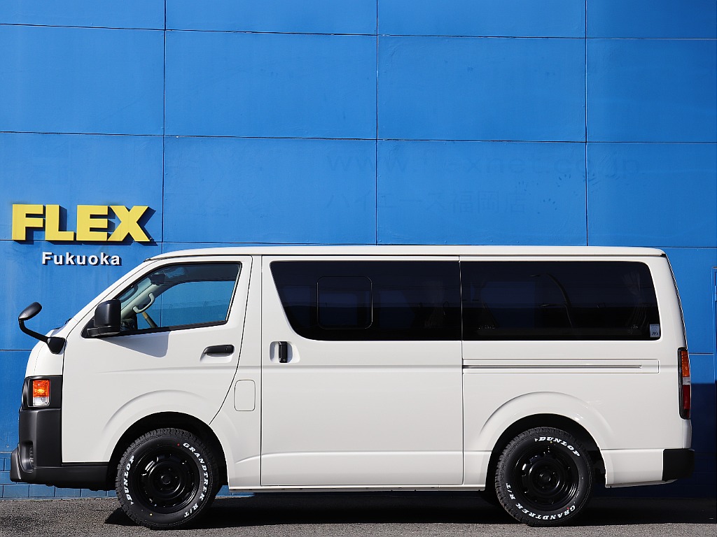 トヨタ ハイエースバン(3枚目)