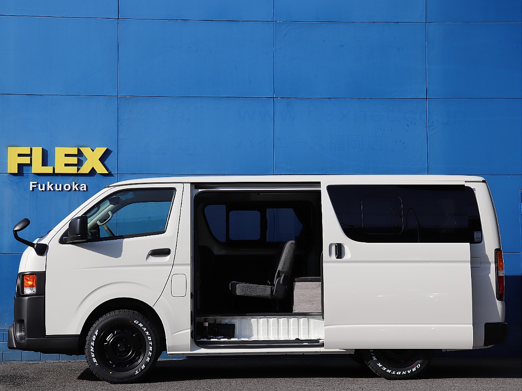 トヨタ ハイエースバン(4枚目)