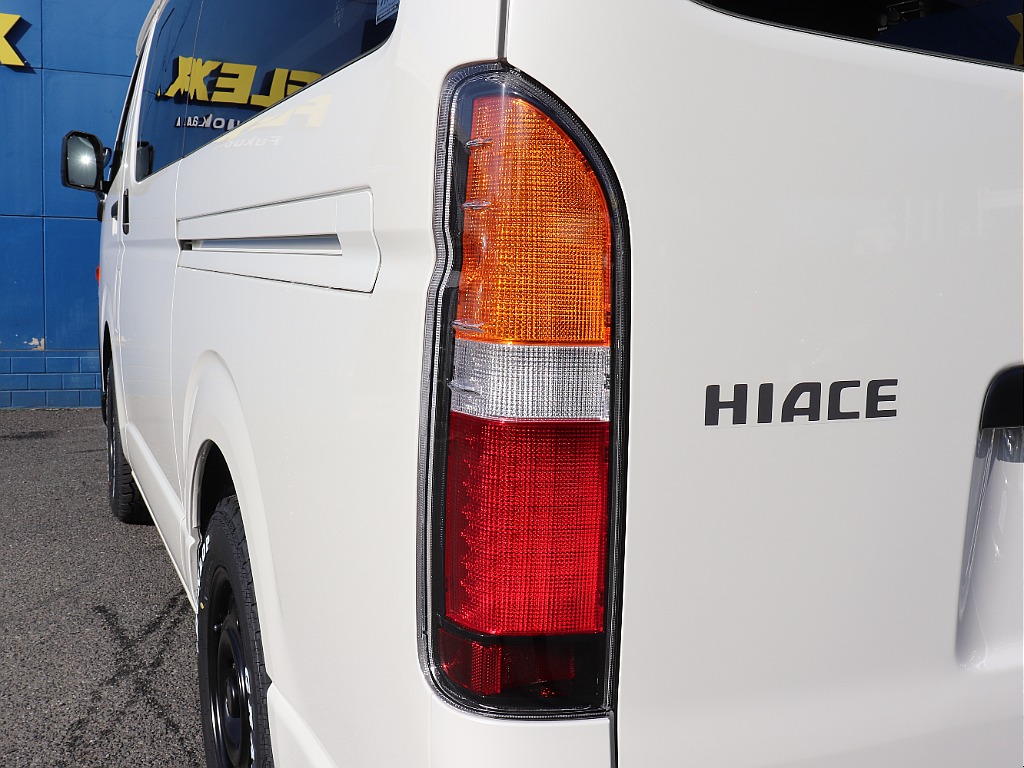 トヨタ ハイエースバン(9枚目)