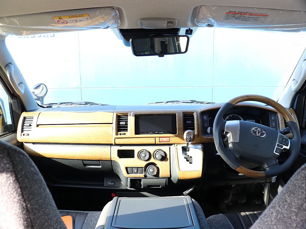 トヨタ ハイエースバン(10枚目)