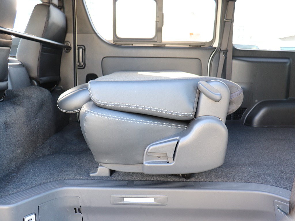 トヨタ ハイエースバン(19枚目)