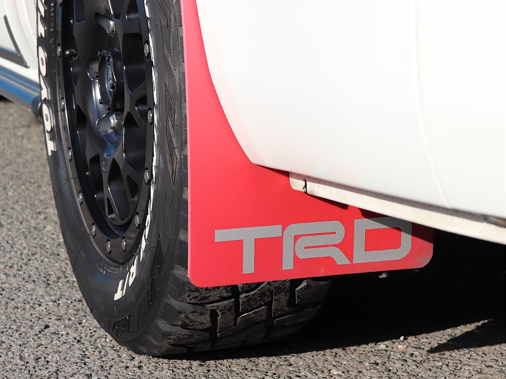 トヨタ ハイエースバン(4枚目)