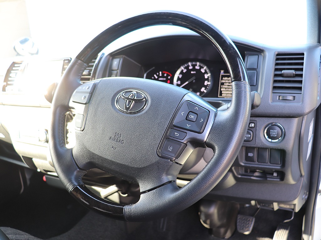 トヨタ ハイエースバン(33枚目)