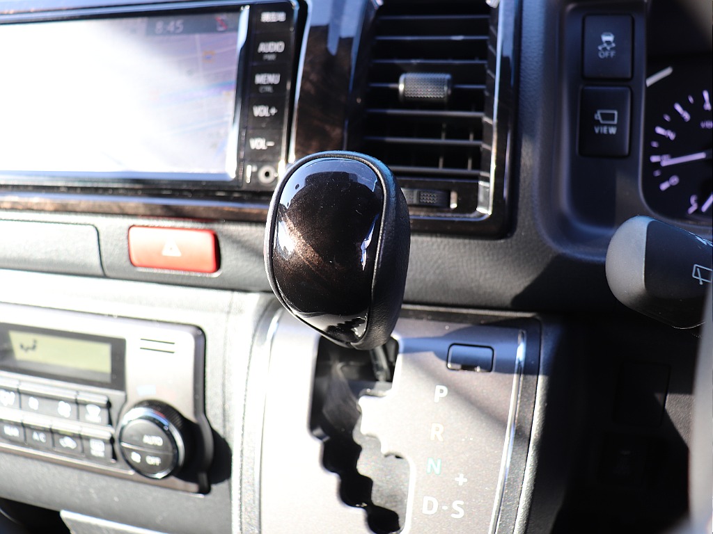 トヨタ ハイエースバン(34枚目)