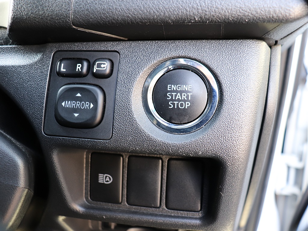 トヨタ ハイエースバン(35枚目)