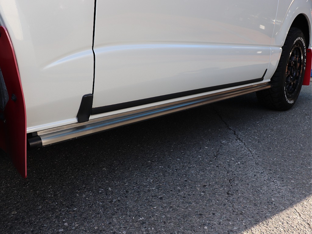 トヨタ ハイエースバン(5枚目)