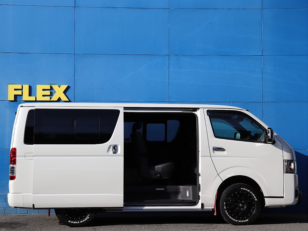 トヨタ ハイエースバン(9枚目)