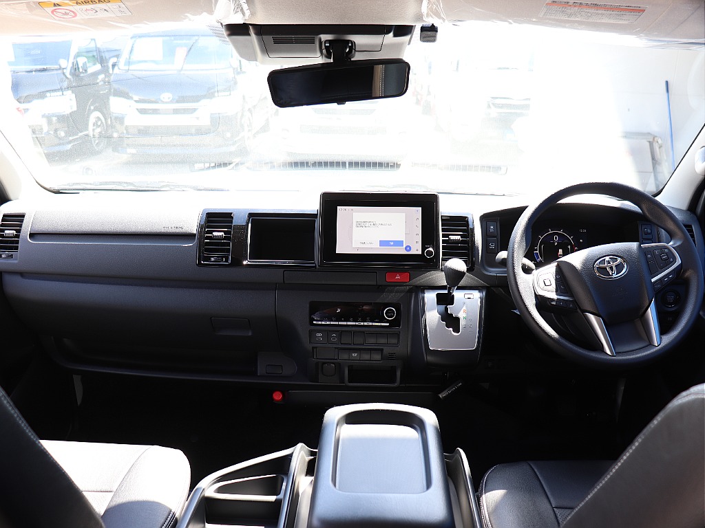 ハイエースの事なら専門店のフレックス福岡店へ！　現金を減らしにくいローン購入や、経費が使える法人様にぴったりのリースなどハイエースライフを始めるお手伝いをいたします！