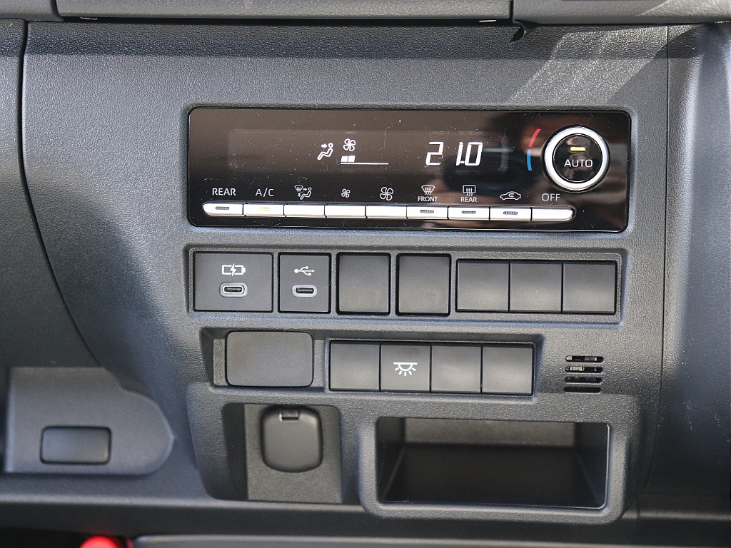 ハイエースの事なら専門店のフレックス福岡店へ！　現金を減らしにくいローン購入や、経費が使える法人様にぴったりのリースなどハイエースライフを始めるお手伝いをいたします！