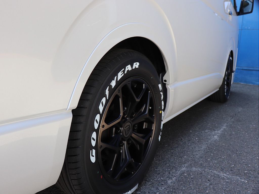 ハイエースの事なら専門店のフレックス福岡店へ！　現金を減らしにくいローン購入や、経費が使える法人様にぴったりのリースなどハイエースライフを始めるお手伝いをいたします！