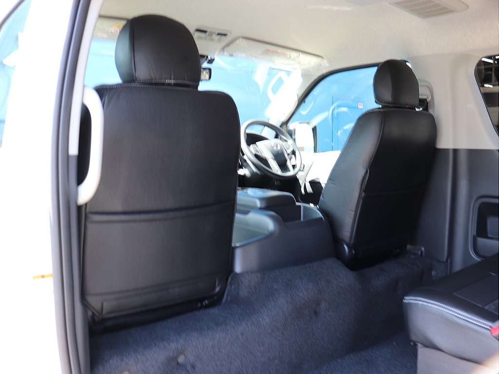 ハイエースの事なら専門店のフレックス福岡店へ！　現金を減らしにくいローン購入や、経費が使える法人様にぴったりのリースなどハイエースライフを始めるお手伝いをいたします！