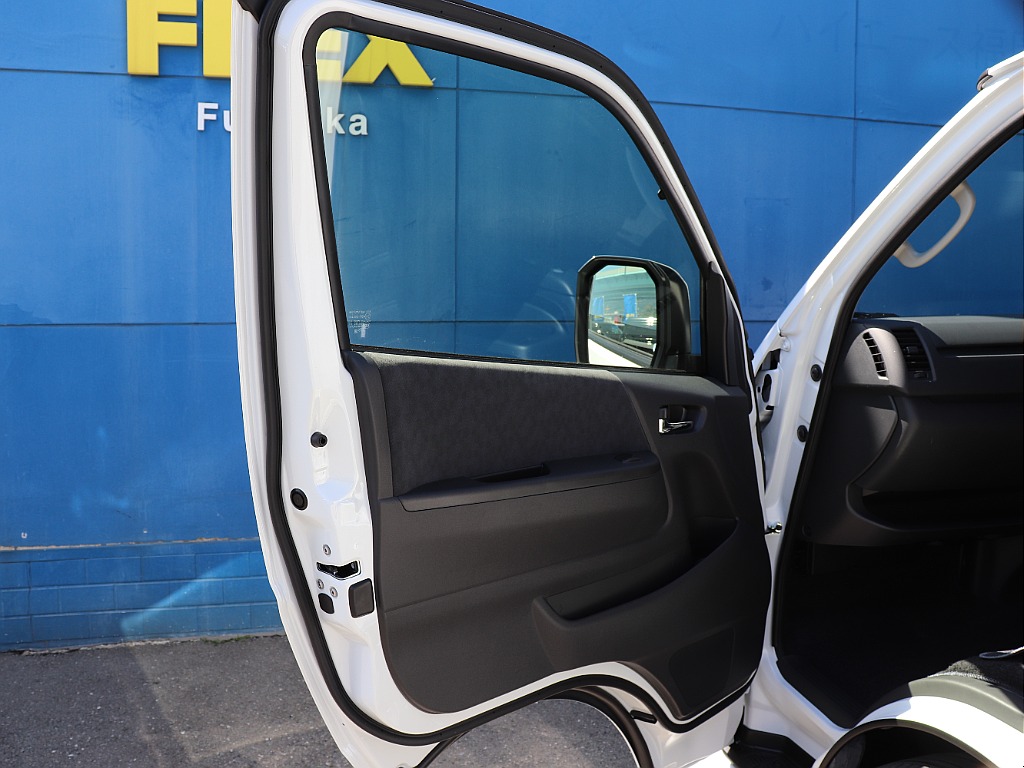 ハイエースの事なら専門店のフレックス福岡店へ！　現金を減らしにくいローン購入や、経費が使える法人様にぴったりのリースなどハイエースライフを始めるお手伝いをいたします！