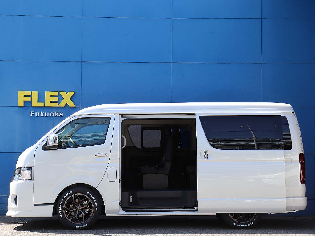 パワースライドドアで乗り降りもスムーズ！