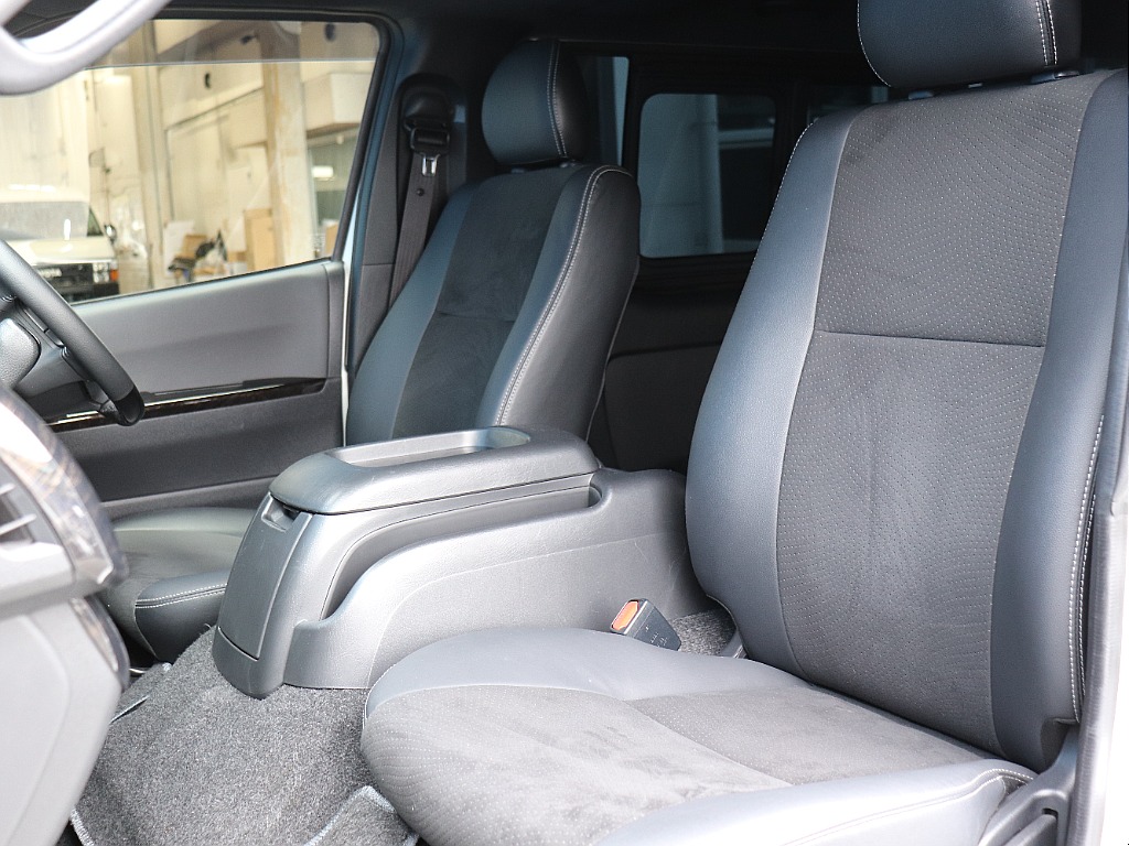 ハイエースの事なら専門店のフレックス福岡店へ！　現金を減らしにくいローン購入や、経費が使える法人様にぴったりのリースなどハイエースライフを始めるお手伝いをいたします！