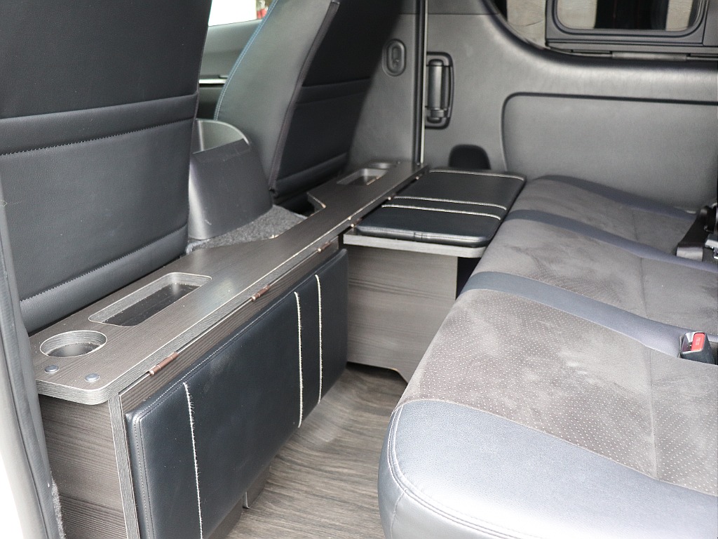 ハイエースの事なら専門店のフレックス福岡店へ！　現金を減らしにくいローン購入や、経費が使える法人様にぴったりのリースなどハイエースライフを始めるお手伝いをいたします！