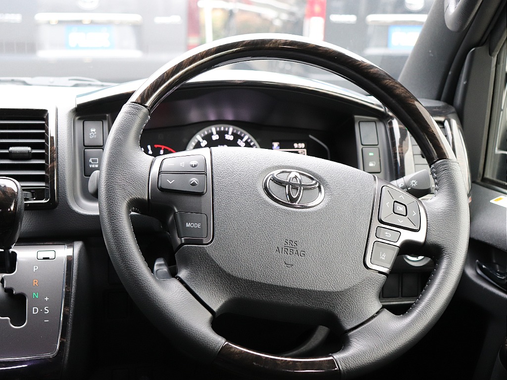 ハイエースの事なら専門店のフレックス福岡店へ！　現金を減らしにくいローン購入や、経費が使える法人様にぴったりのリースなどハイエースライフを始めるお手伝いをいたします！