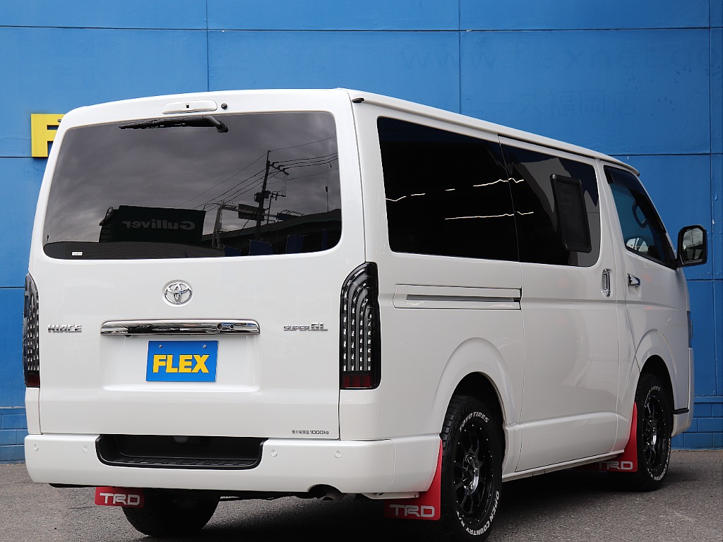 ハイエースの事なら専門店のフレックス福岡店へ！　現金を減らしにくいローン購入や、経費が使える法人様にぴったりのリースなどハイエースライフを始めるお手伝いをいたします！