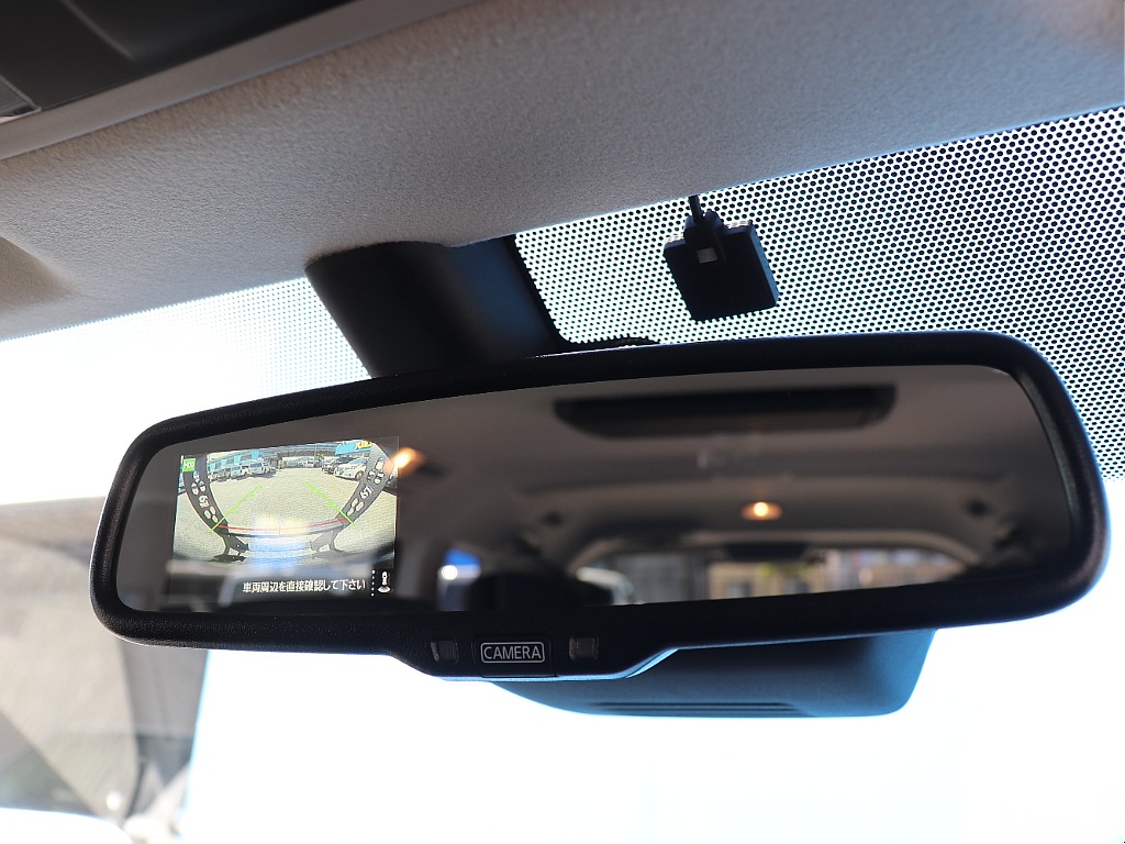 デジタルルームミラー（マルチアラウンドモニター連動）「安全・視認性」