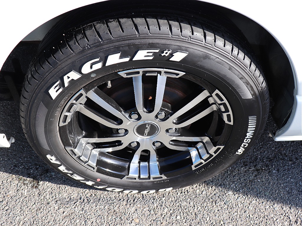 ハイエースの事なら専門店のフレックス福岡店へ！　現金を減らしにくいローン購入や、経費が使える法人様にぴったりのリースなどハイエースライフを始めるお手伝いをいたします！