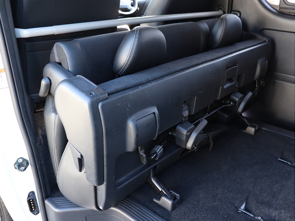 ハイエースの事なら専門店のフレックス福岡店へ！　現金を減らしにくいローン購入や、経費が使える法人様にぴったりのリースなどハイエースライフを始めるお手伝いをいたします！