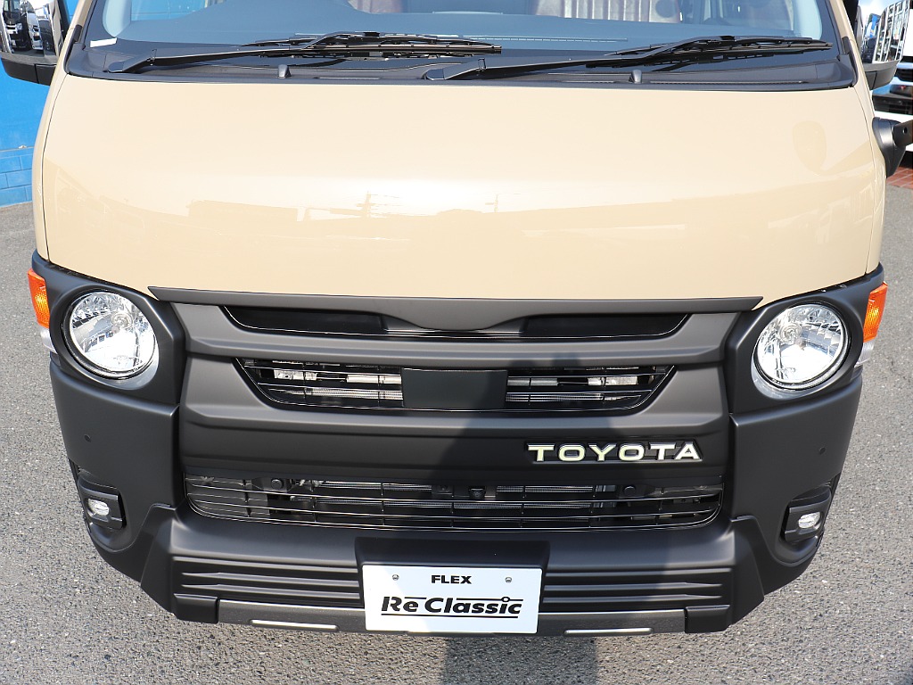 人気の「ReClassic KIT」に「T-Forceフロントリップ」を組み合わせた、クラシックかつ力強いフェイス！