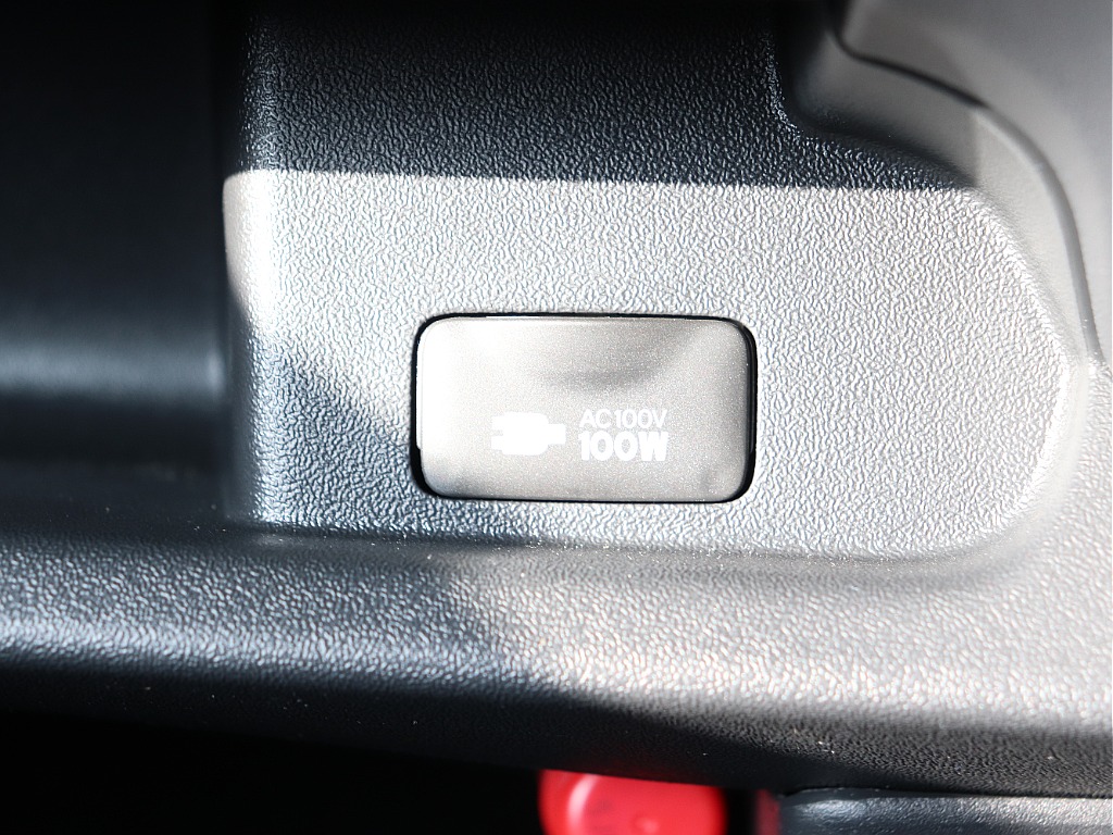 ハイエースの事なら専門店のフレックス福岡店へ！　現金を減らしにくいローン購入や、経費が使える法人様にぴったりのリースなどハイエースライフを始めるお手伝いをいたします！