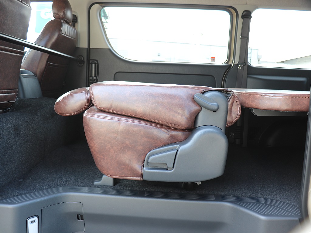 2列目を倒して、フルフラットモードに！