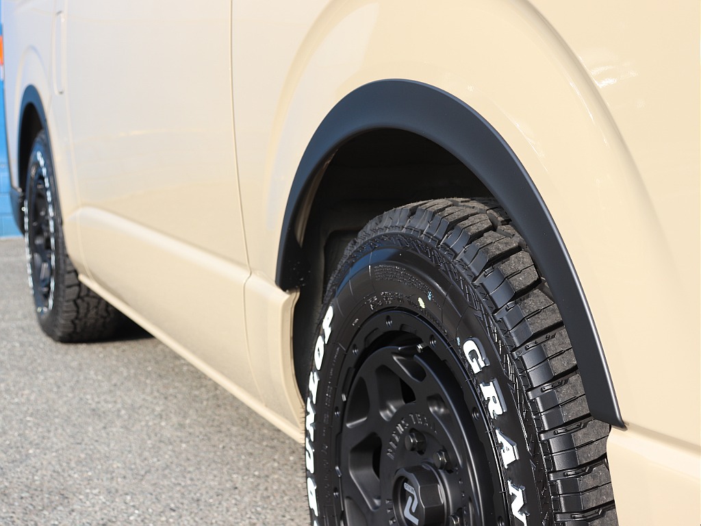 ハイエースの事なら専門店のフレックス福岡店へ！　現金を減らしにくいローン購入や、経費が使える法人様にぴったりのリースなどハイエースライフを始めるお手伝いをいたします！