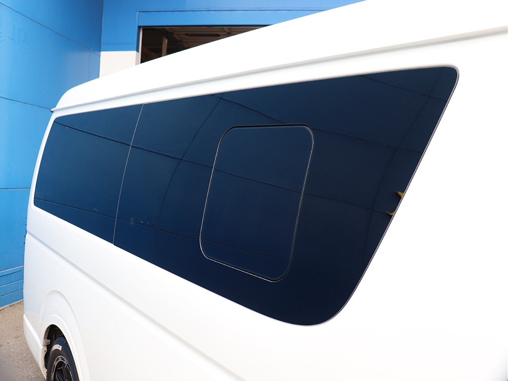 ハイエースの事なら専門店のフレックス福岡店へ！　現金を減らしにくいローン購入や、経費が使える法人様にぴったりのリースなどハイエースライフを始めるお手伝いをいたします！