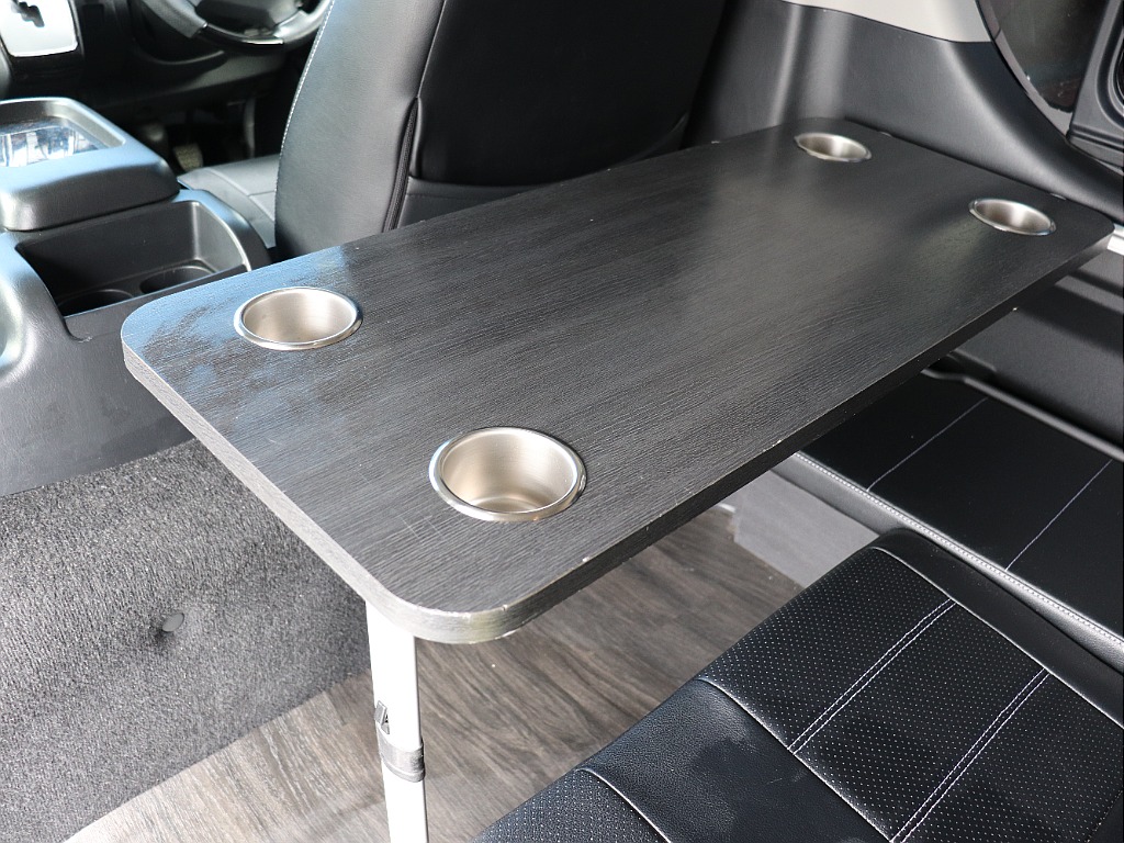 ハイエースの事なら専門店のフレックス福岡店へ！　現金を減らしにくいローン購入や、経費が使える法人様にぴったりのリースなどハイエースライフを始めるお手伝いをいたします！