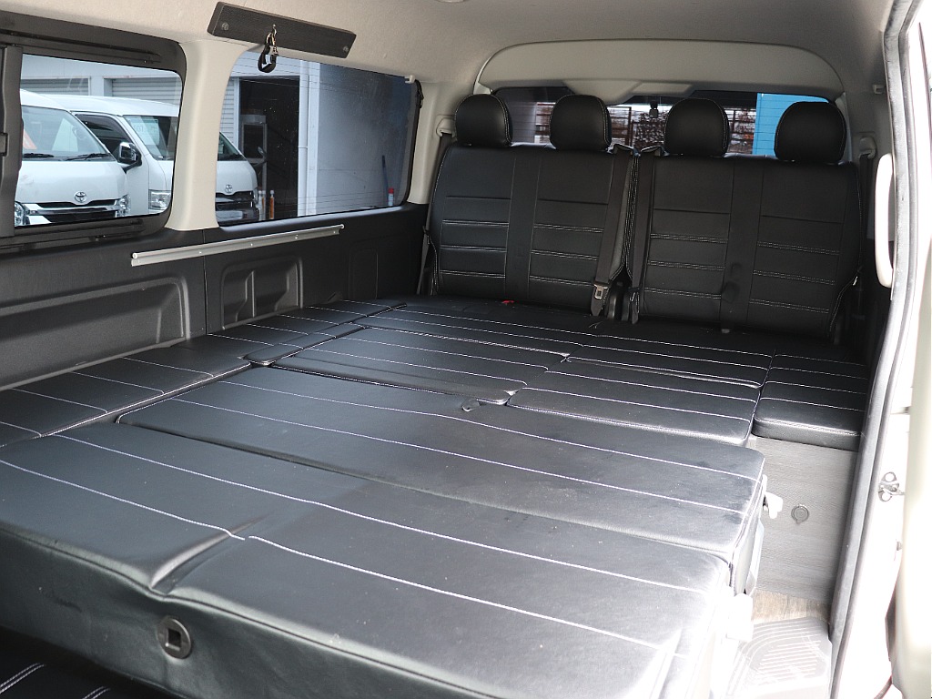 ハイエースの事なら専門店のフレックス福岡店へ！　現金を減らしにくいローン購入や、経費が使える法人様にぴったりのリースなどハイエースライフを始めるお手伝いをいたします！