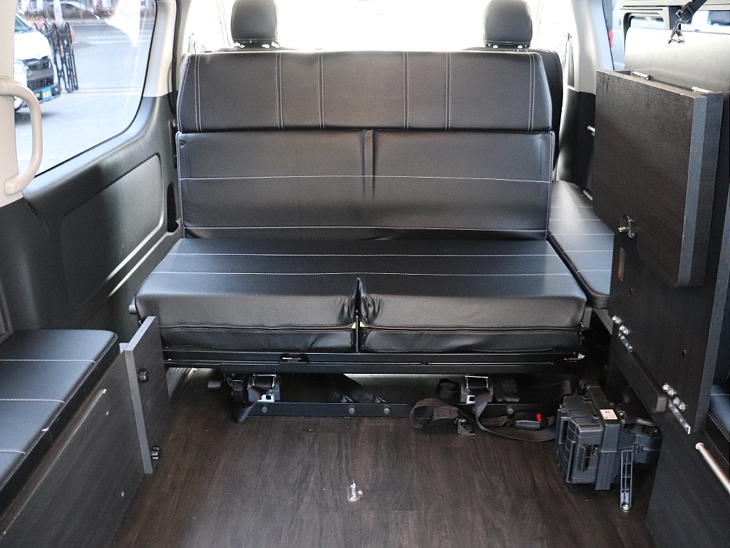 ハイエースの事なら専門店のフレックス福岡店へ！　現金を減らしにくいローン購入や、経費が使える法人様にぴったりのリースなどハイエースライフを始めるお手伝いをいたします！