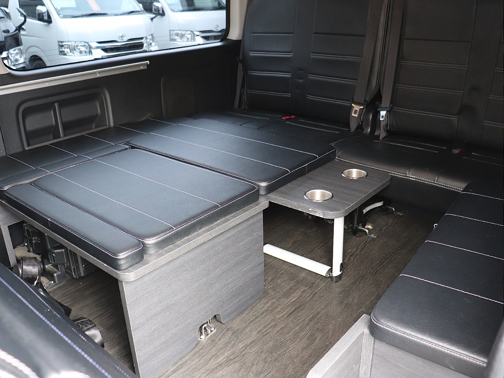 ハイエースの事なら専門店のフレックス福岡店へ！　現金を減らしにくいローン購入や、経費が使える法人様にぴったりのリースなどハイエースライフを始めるお手伝いをいたします！