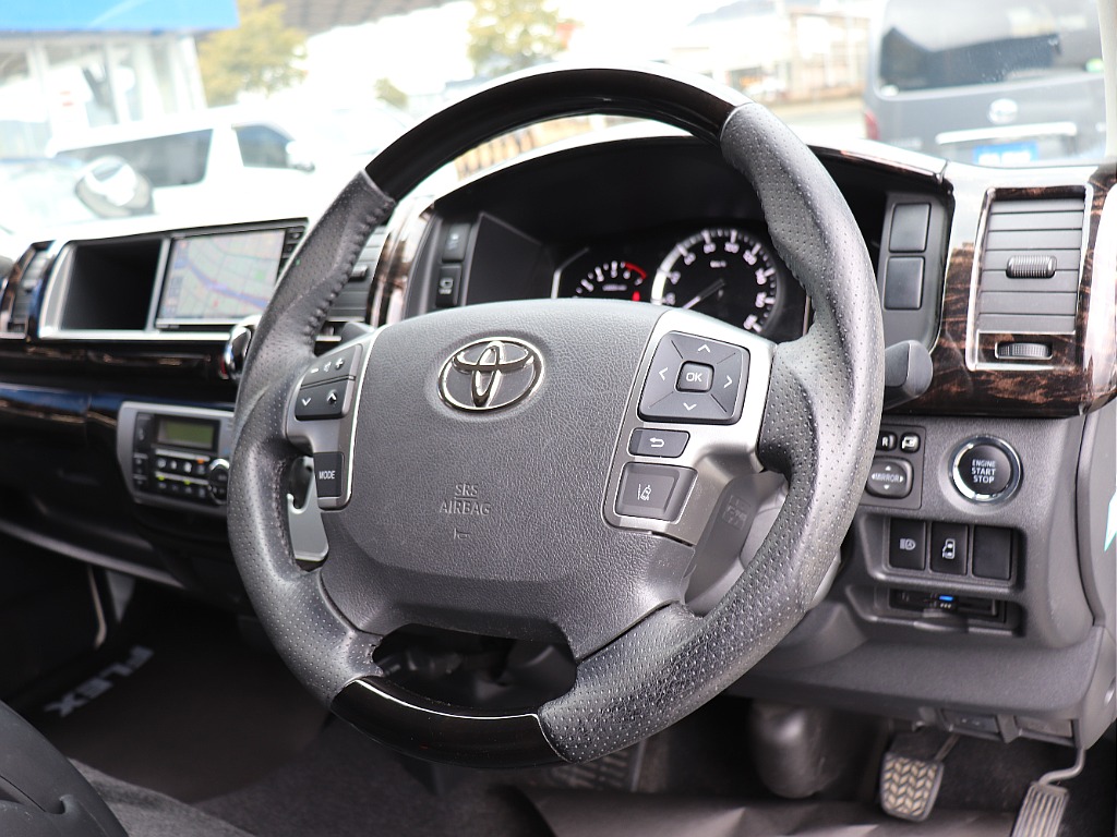 ハイエースの事なら専門店のフレックス福岡店へ！　現金を減らしにくいローン購入や、経費が使える法人様にぴったりのリースなどハイエースライフを始めるお手伝いをいたします！