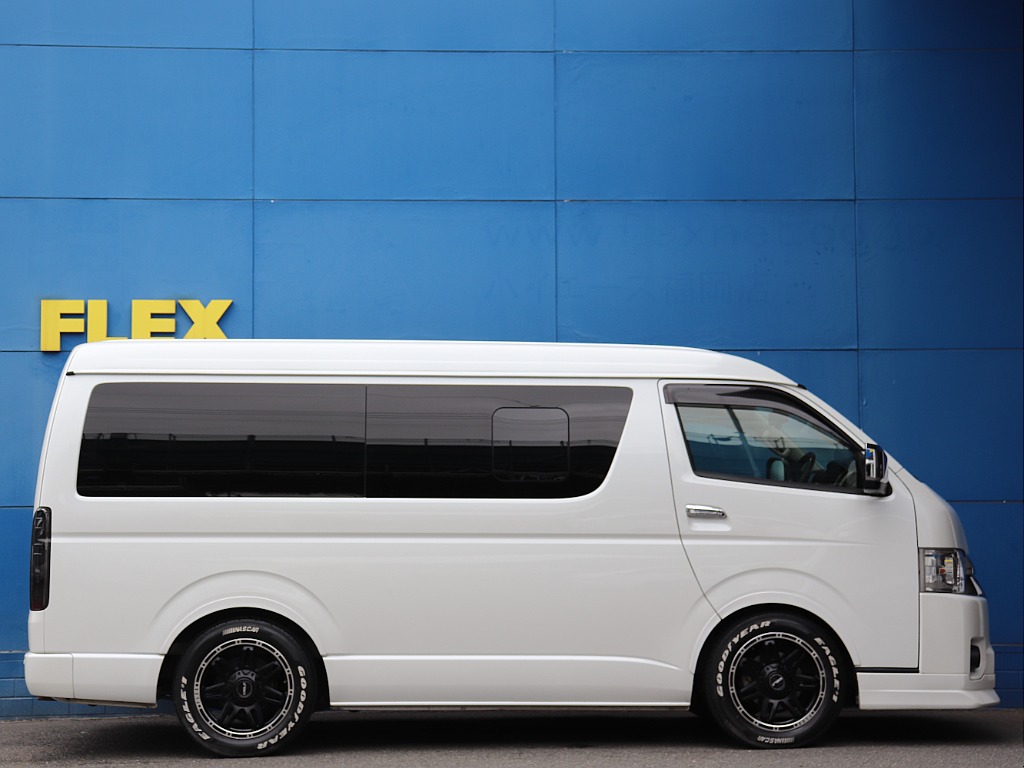 1.5インチローダウン施工済みなので日々の乗り降りをスムーズにしてくれます♪